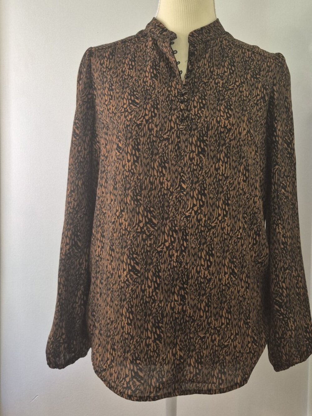 Eco Nanette Lepore Animal Print L/S Top‎ Business Casual Officewear Sustainable